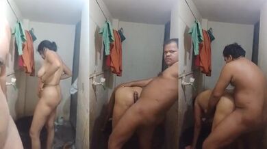 Bathroom k andar sex karte mature couple ka desi bathroom sex