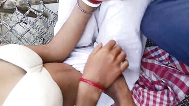 Chacha ki jawan beti ko nangi kar uski tight chut ko choda