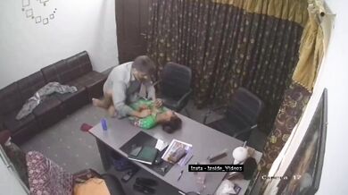 Young secretary ko office mai choda indian office sex