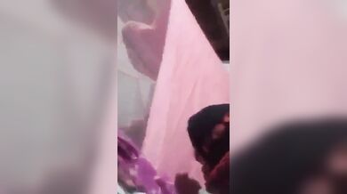 Desi pussy licking village bhabhi nai chatwai apni chut