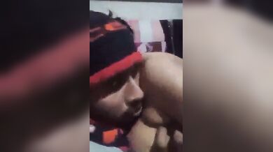 Desi pussy licking village bhabhi nai chatwai apni chut