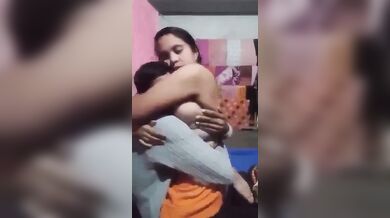Desi pussy licking village bhabhi nai chatwai apni chut