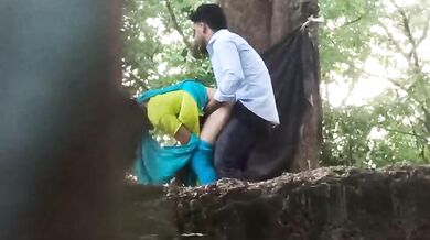 Young college lover ki outdoor chudai ka hidden cam sex
