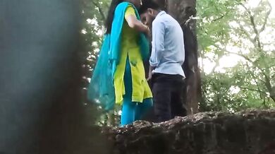 Young college lover ki outdoor chudai ka hidden cam sex