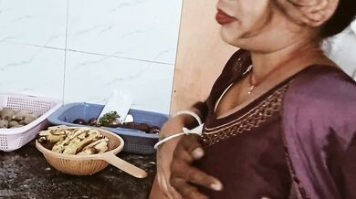 Padosan bhabhi ke sath kiya kitchen sex