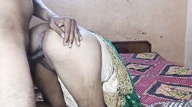 Jawan bhabhi ke sath chudai ka maja leta devar