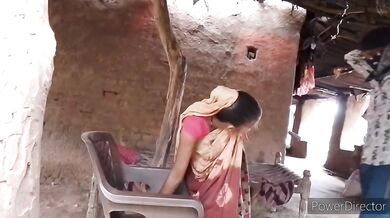 Kursi pe bitha village bhabhi ki maari gaand