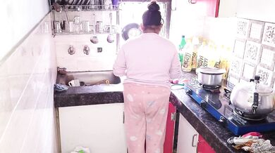 Pregenent patni ke samne sali ko choda tharki aadmi nai