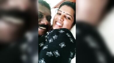 Badi gaand wali mallu wife ki doggy style mai chudai