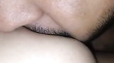 Girlfriend enjoy close up sex and say jibh bahar nikaal