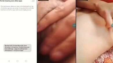 Apne boyfriend ko apni gori chut ko dikhaati bhabhi