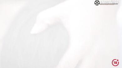 Desi hot model nai gulabi lund ko chuske nikala lund ka pani