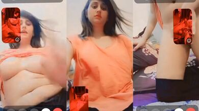 Sundar ladki nai snapchat mai dikhai apne bade boobs or chikni chut ko