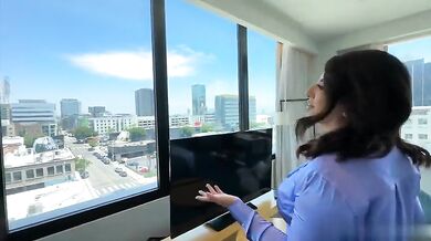 Big boobs wali nri ladki office mai boss ke lund ko chuskar chudi