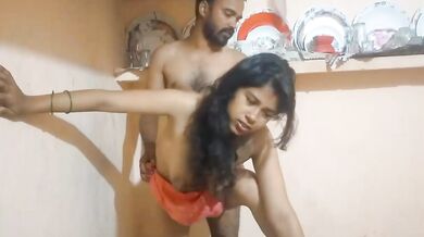 Sexy slim bhabhi apne lover se chud rahi hai