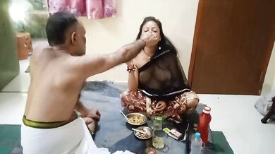 Uncel nai sexy randi ke sath daru pike uski chut chati