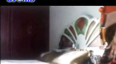 Desi mallu aunty aur nokar ka romance