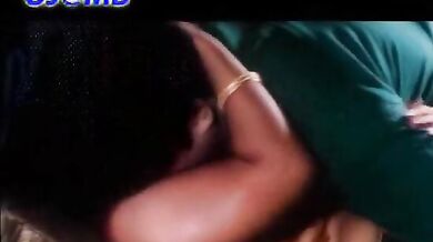 Desi mallu aunty aur nokar ka romance