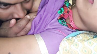 Pati ko chuchi ka doodh pila ke chud gai bhabhi