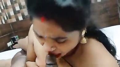 Real Indian wife ka hot blowjob honeymoon video me