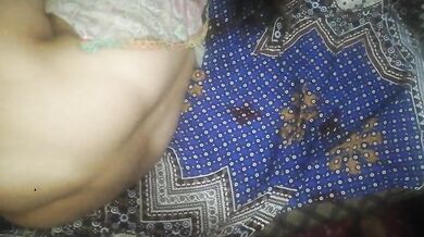 Chhoti bahan ki fuddi mari bhai ne raat me