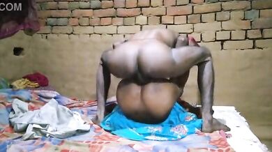 Gaanw ki dehati bhabhi chud gai bhaiya ke laude se