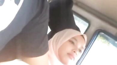 Hijab wali mangetar ne lund chusa car me