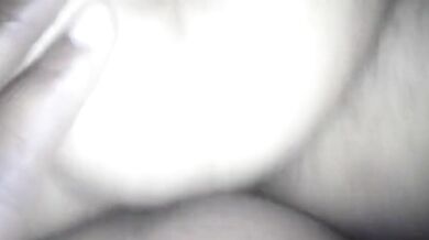 Lund par moot ke chudwaya padosan aunty ne