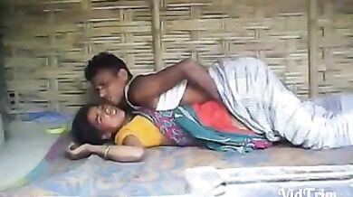 Dihadi majdur bhabhi ko muhbole bhai ne choda