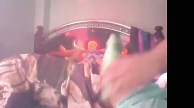 Padosan ladki ki gaand mari tel laga ke