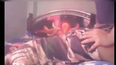 Padosan ladki ki gaand mari tel laga ke