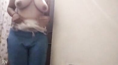 Cheating Indian bhabhi ki boobs chut ki selfie