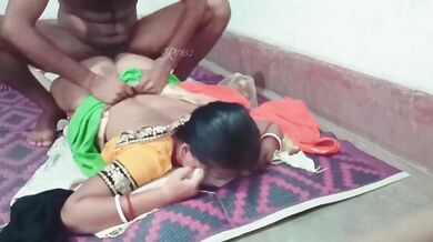 Desi gaand chudai video – Electrician ne saree wali bhabhi ko choda