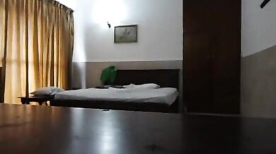 Sexy tamil girl ki hotel me hard chudai