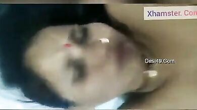 Kamwali aunty ko hotel me choda ladke ne