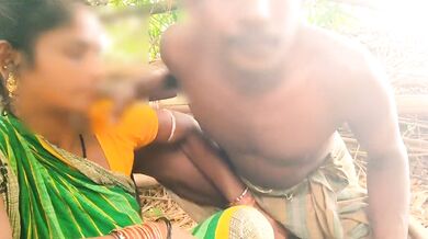 Jungle me chodne ki video banai adivasi couple ne