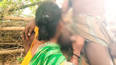 Jungle me chodne ki video banai adivasi couple ne