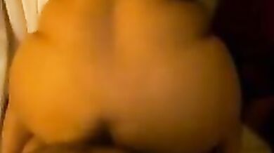 Gigolo ke lund ko pyar diya pyasi Indian aunty ne