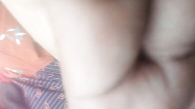 Toilet karne aai aunty ki khet me chudai