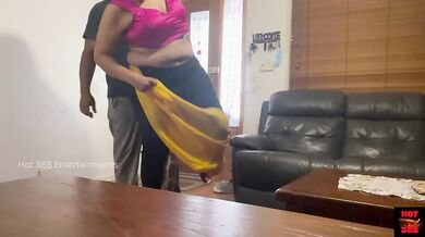 Modern aunty ka sexy romance driver ke sath