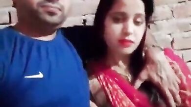 Saree wali ganwar desi bhabhi ki chudai clip