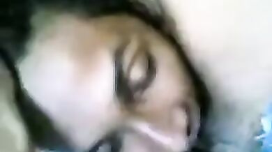 Chudakkad ladki ki chut chat ke choda