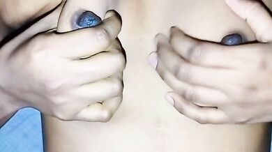 Desi girl boobs daba daba ke moan kar rahi he