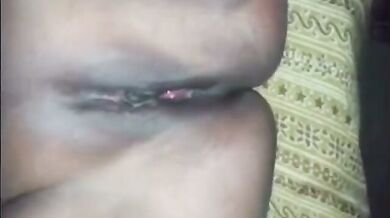 Gulabi chut chudwai gaanw ki desi bhabhi ne