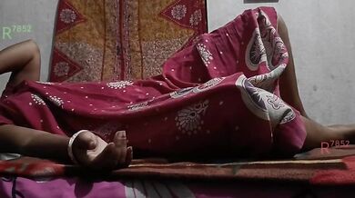 Desi kamwali ne night gown me boss ka lund chusa