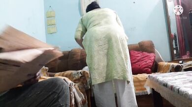 Kamwali shabnam ne lund liya double salary ke lie