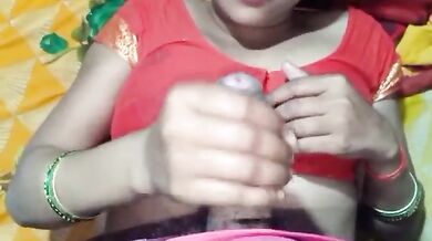 Desi village bhabhi ki chudai saree khol ke