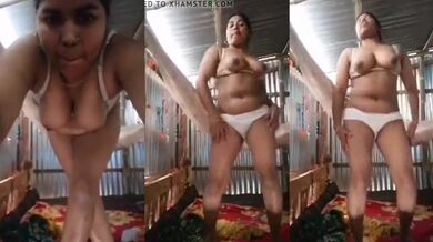 Village ki sexy aunty ka bra panties me nude dance