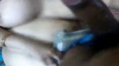 Mota lund hila ke mausi ne chut aur gaand me liya