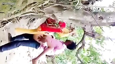 Activa ko seize karne aaye aadmi se chudi hot ladki